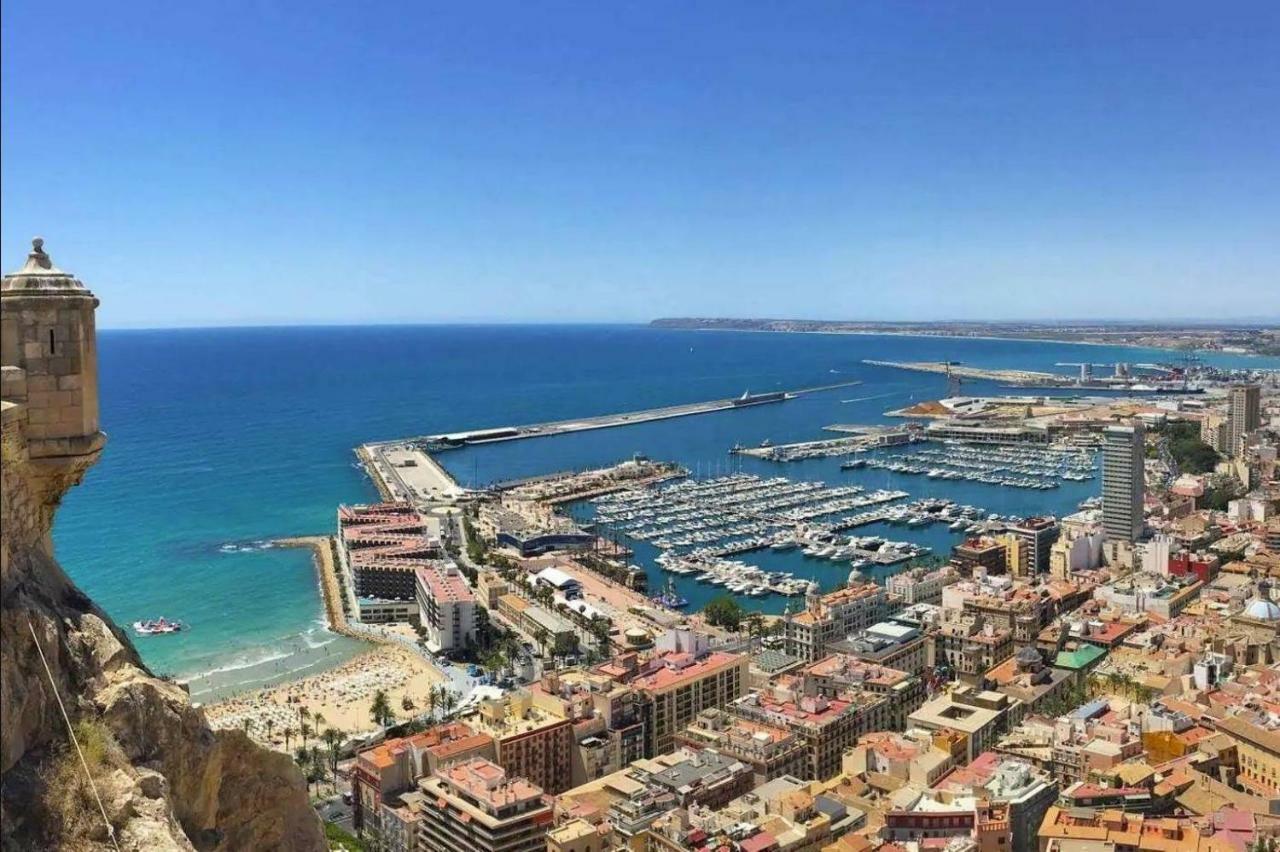Atico Con Terraza En El Centro De Alicante Leilighet Eksteriør bilde
